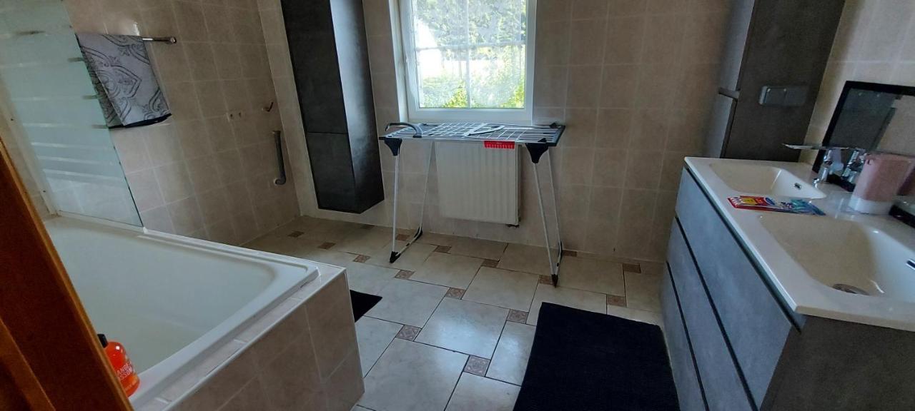 Nazareth Logement Un Magnifique Logement De Vacances Bastogne Exterior photo